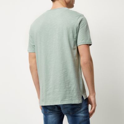 Light green short sleeve t-shirt
